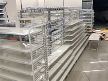 商品陳列台の組立設置業務